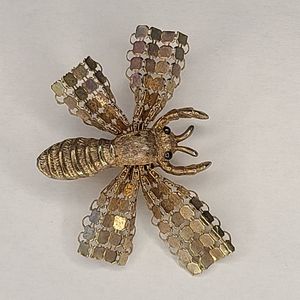 Bee Pin Brooch - Mesh Wings